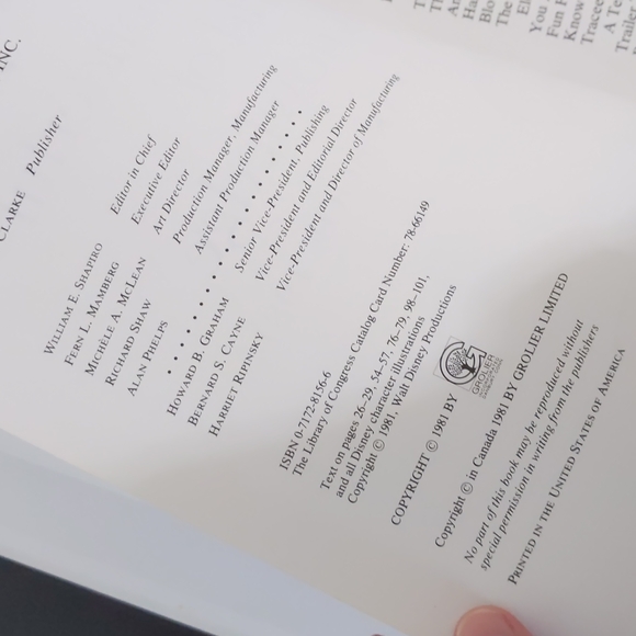 Vintage Disney's Wonderful World of Knowledge Year Book 1981 - Picture 6 of 12